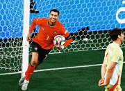 开云体育登录-美国险胜皇马，C罗刷新纪录