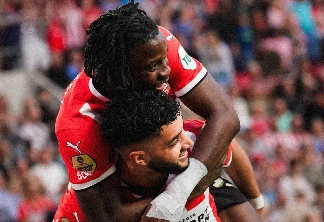 阿贾克斯在欧冠比赛中实现五连胜