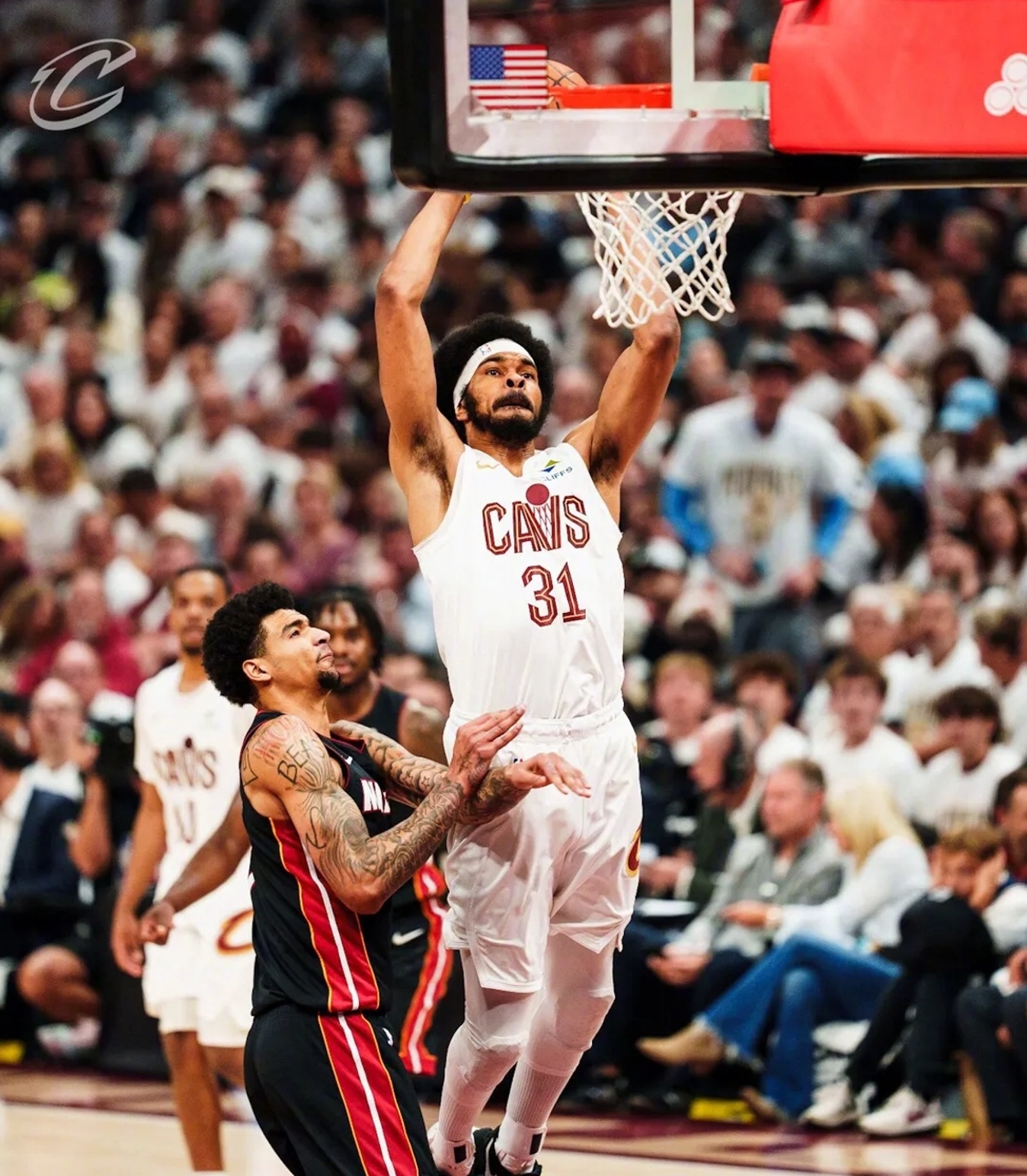 关于热火豪取篮网攻克东部总决赛，豪取冠军路上先机的信息