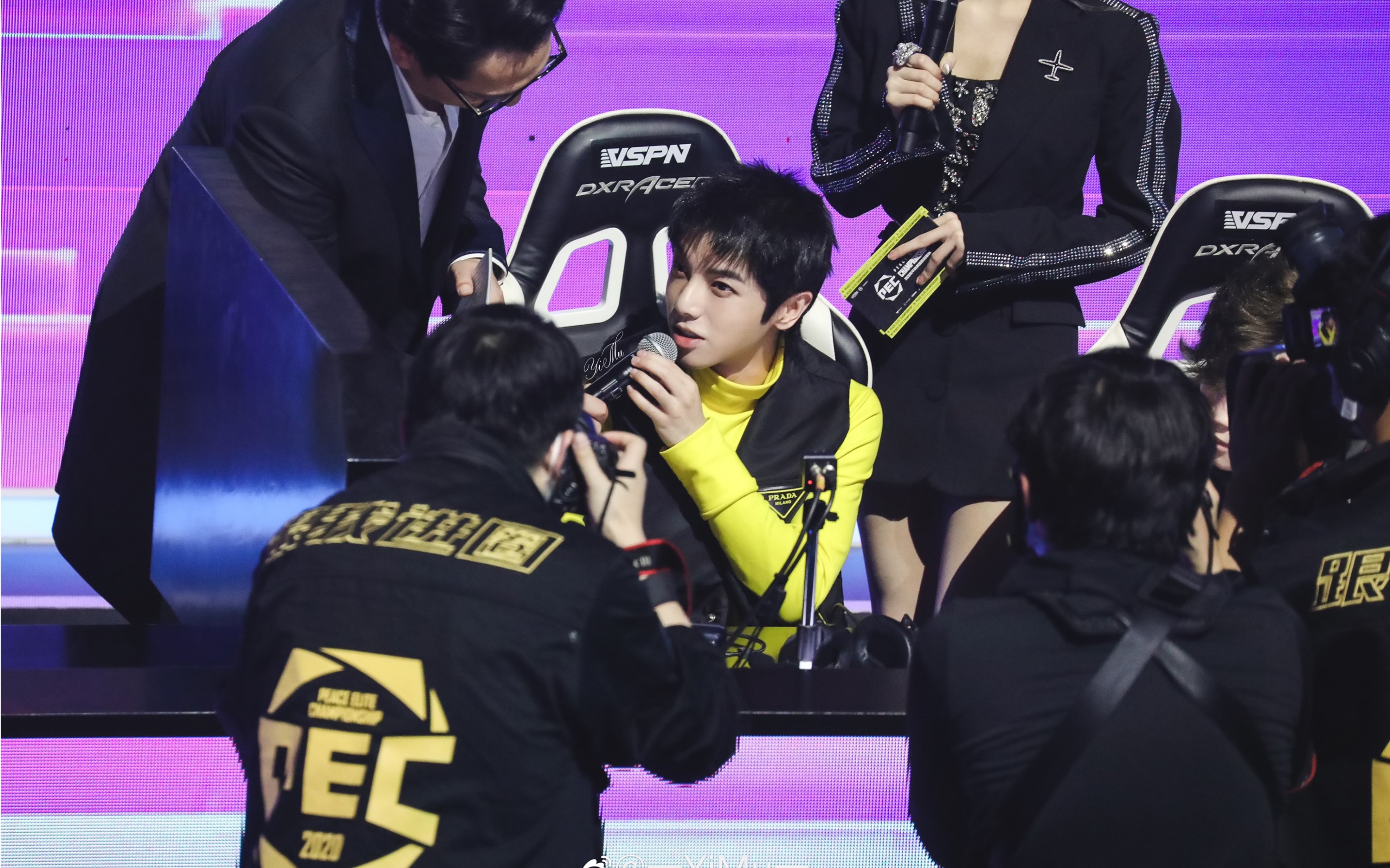 和平精英明星选手受伤退赛，引发热议的简单介绍