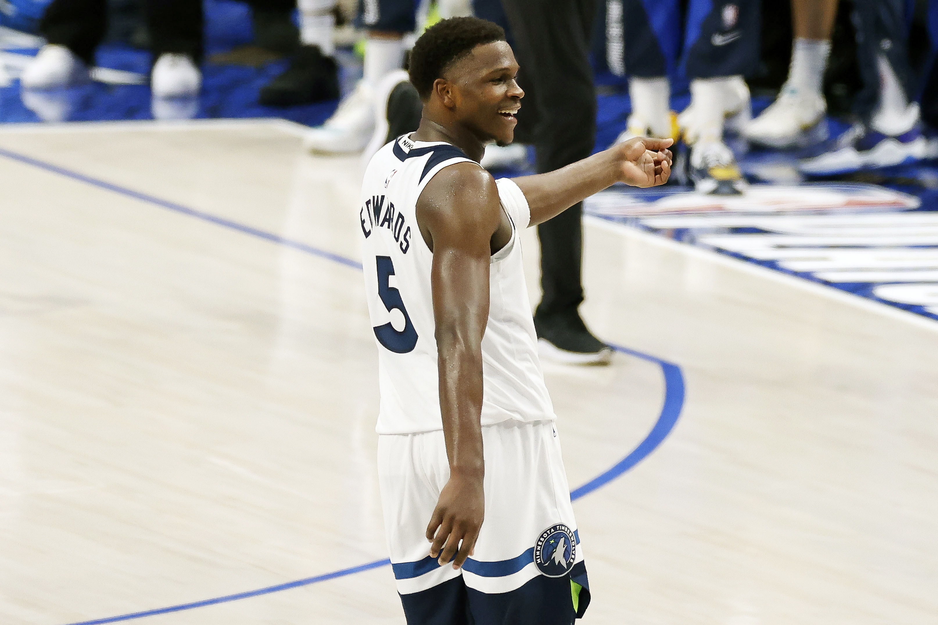 包含球星爆发！滚球预测赛场再现神级操作的词条