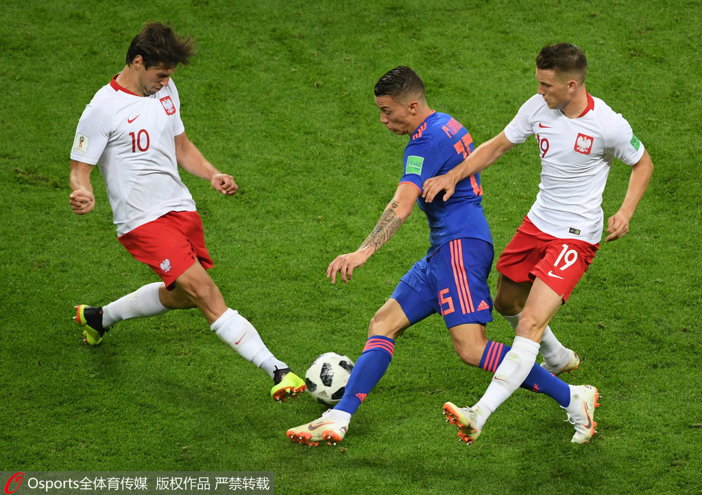 哥伦比亚完胜英格兰，加维带队取胜