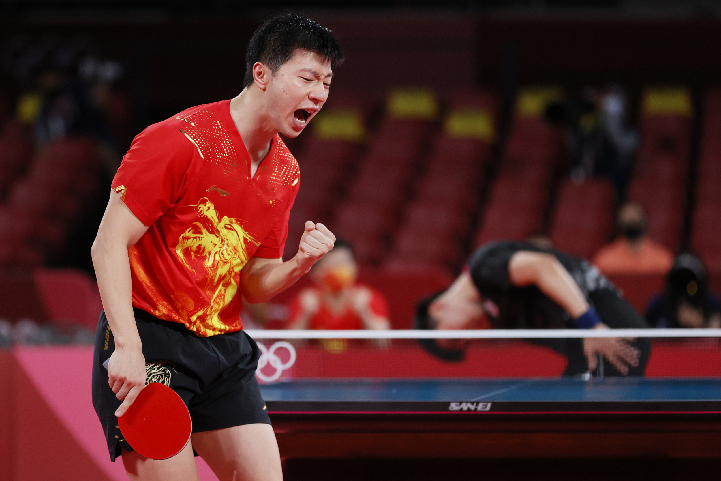 德国队险胜韩国队，马龙关键制胜