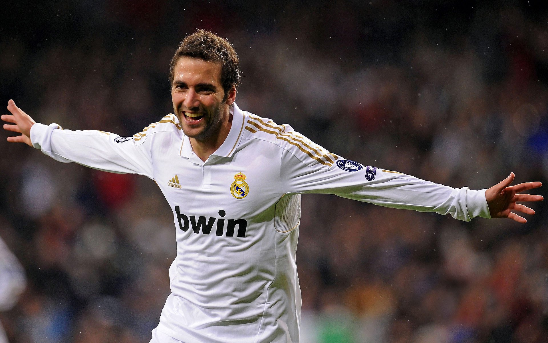 引擎与海拔的较量，巴黎车队在玻利维亚高海拔F1街道赛的逆袭