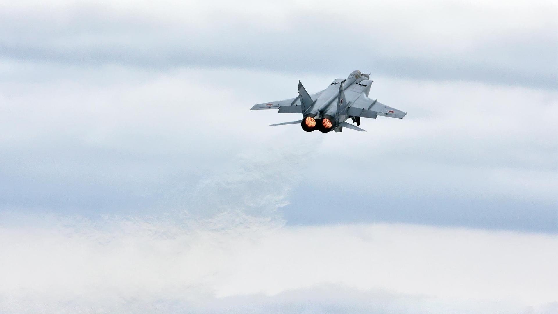 绿军铁壁前的焰火，当拉文在不可能处点燃赛场